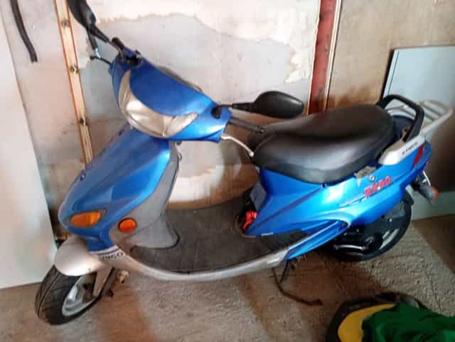 Vând scuter de 50 kymco