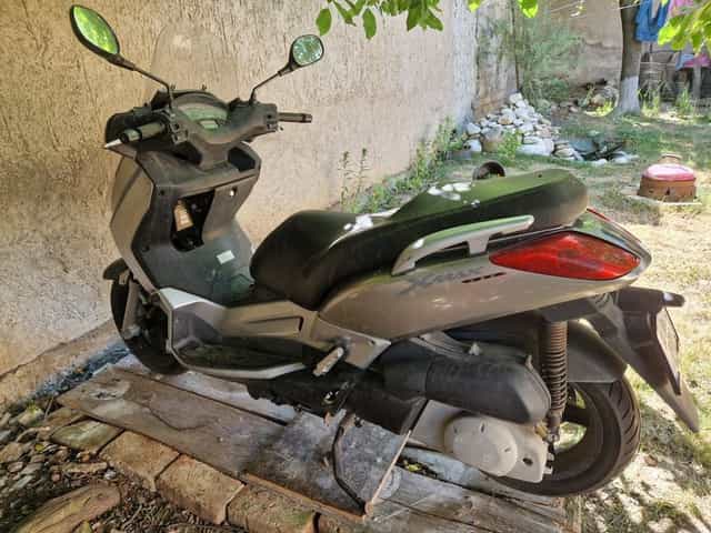 Yamaha Xmax 250 scuter