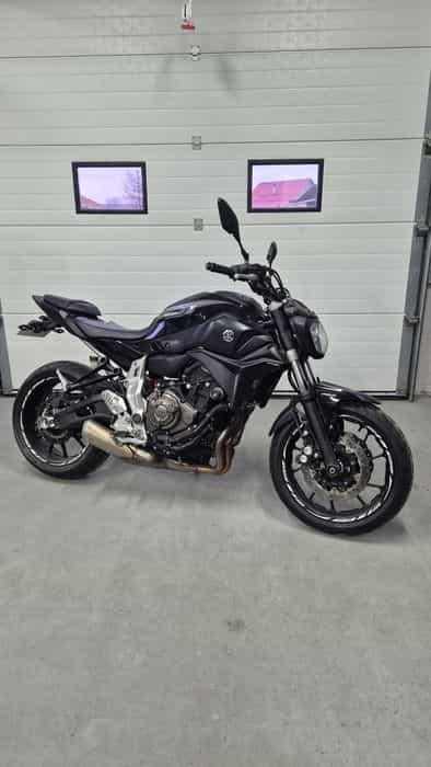 Yamaha mt07 ABS black