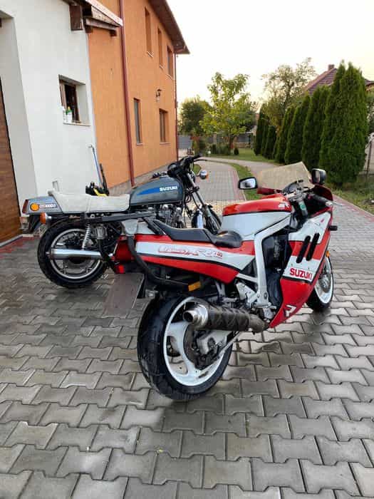 Motocicleta            .