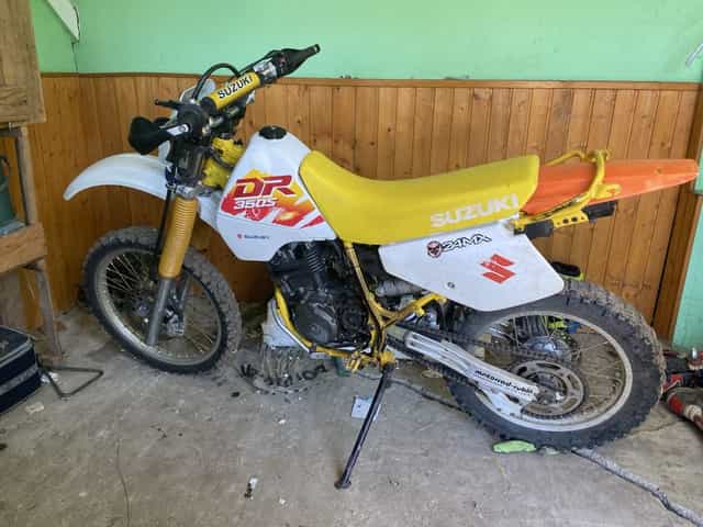 De vanzare Suzuki dr 350 nici un defect mai multe detali in privat