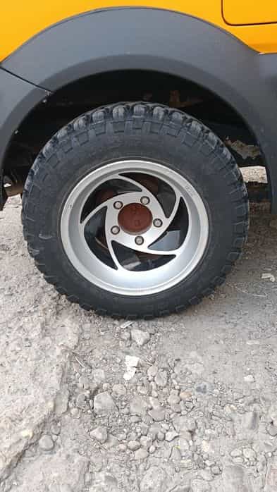 Vând un set de roții Suzuki Jimny