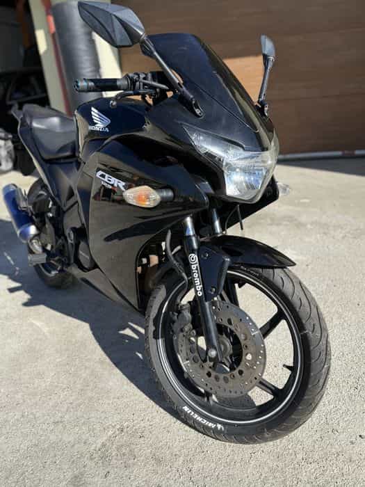 Honda cbr 125r