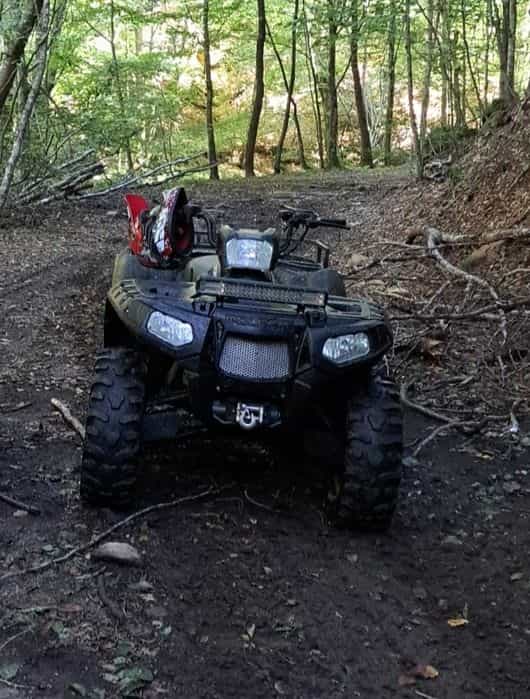 Vând  sau schimb cu auto atv polaris