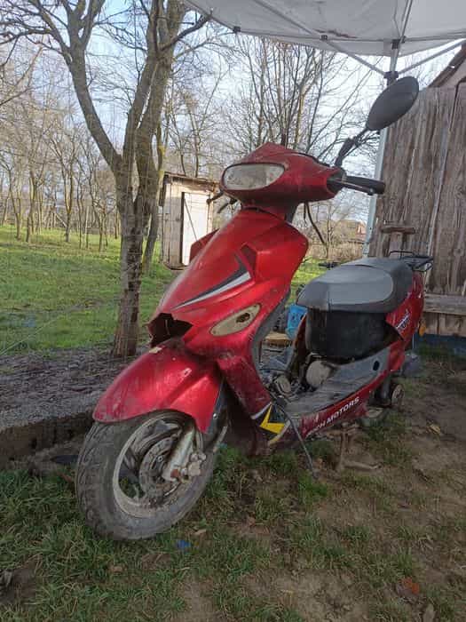 Scuter de vînzare