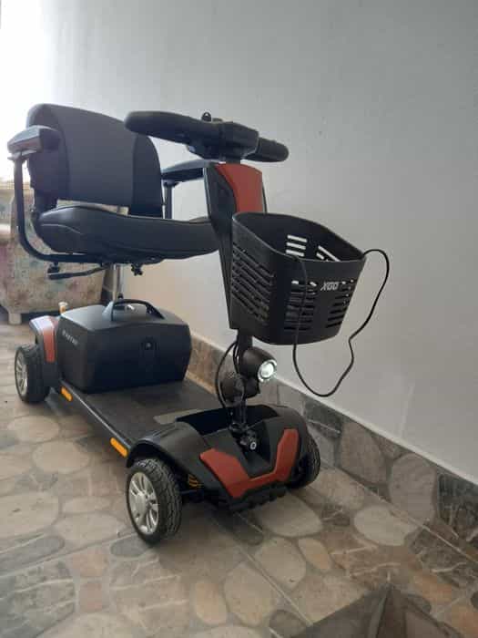 Scuter pe 4 roti pentru adulți