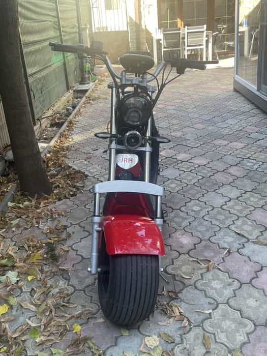 Scuter electric moped