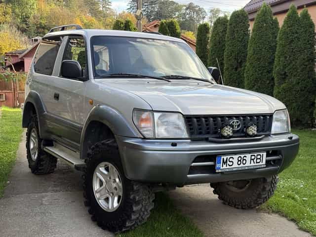 Toyota Land Cruiser - 3.0 diesel - autoutilitar - foarte intretinut .