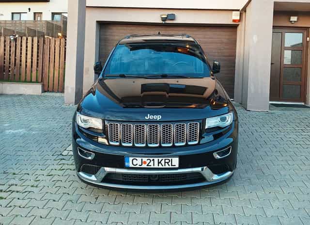 Jeep Grand Cherokee Summit, full options, 12000euro + TVA (deductibil)