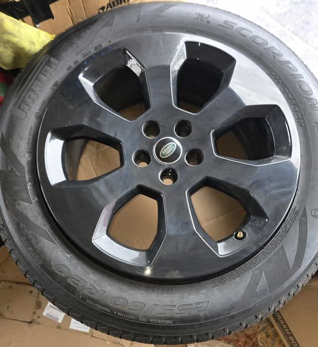 Jante. Land Rover Defender  R20