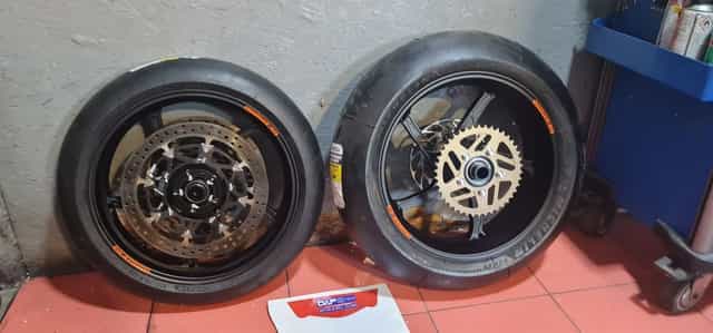 Vand Jante OZ pentru Yamaha R1 2015-2024 complet echipate