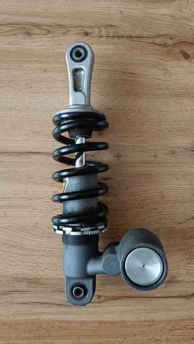 Yamaha MT-10: Furci, suspensie, parbrize, MC, protectie radiator