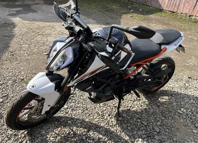 Ktm duke 125 -A1