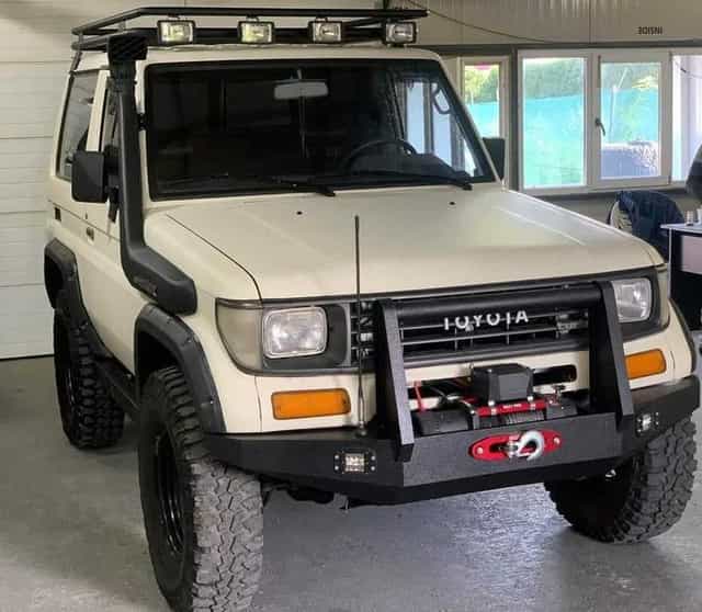 •Toyota Land Cruiser J70 2.5 turbo diesel 4x4 autoutilitara