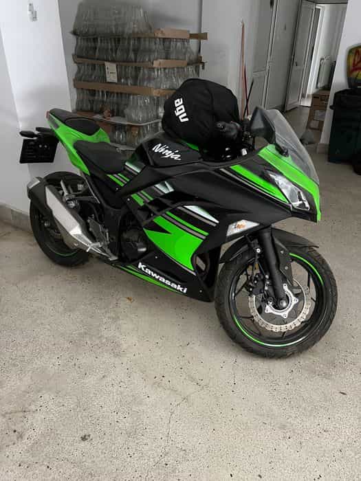 Kawasaki Ninja 300 ABS 2016 KRT edition