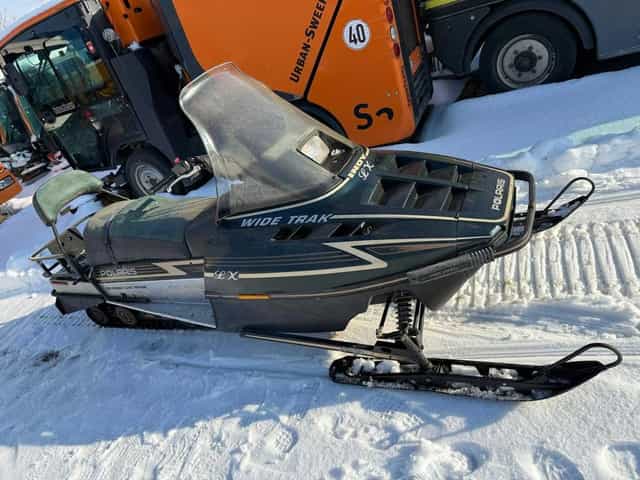 Snowmobil Polaris INDY LX