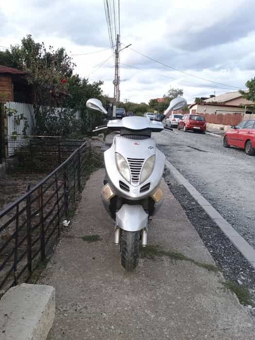 Maxi scuter kymco 125 cc