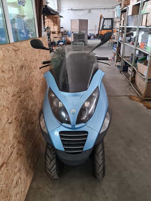 Scuter piaggio Mp3 125cmc Se poate conduce cu B