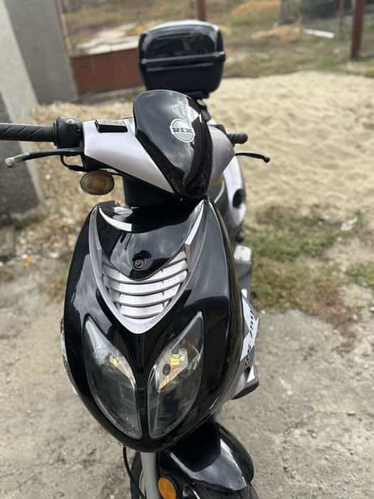 Vand scuter , adus recent din Germania cu acte .