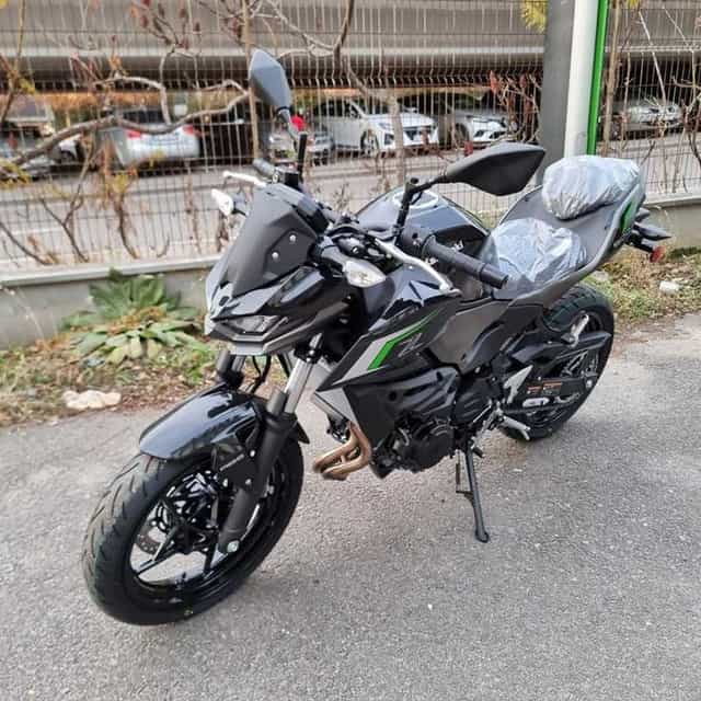Motocicleta noua stoc Kawasaki Z500 2025 A2