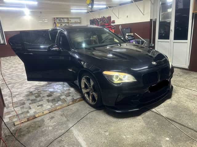 Oferta Bmw f01 740xd 4butoane schimb cu atv peste 400cm +diferehta