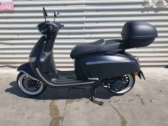 Scuter electric DEMO Tinbot F8, autonomie 120 km