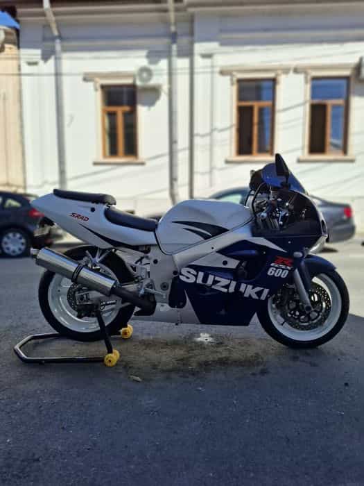 Vând Suzuki GSX-R 600 SRAD 1999