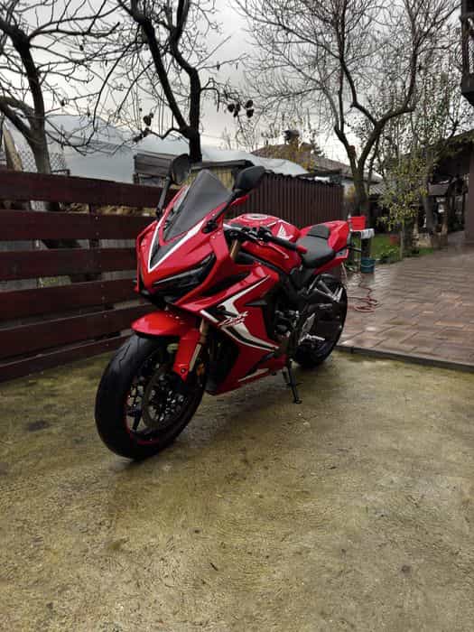 CBR 650 R limitata A2 ( 35kw)