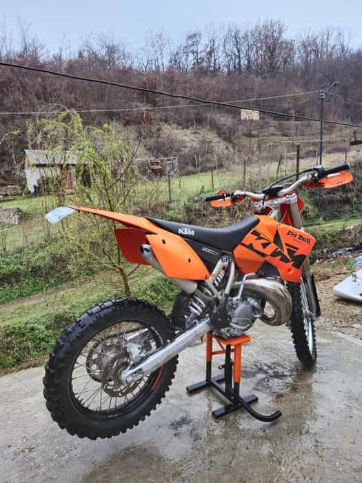 KTM 200 impecabil.
