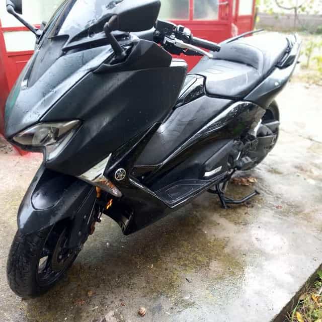 Vând scuter Yamaha Tmax 530DX!