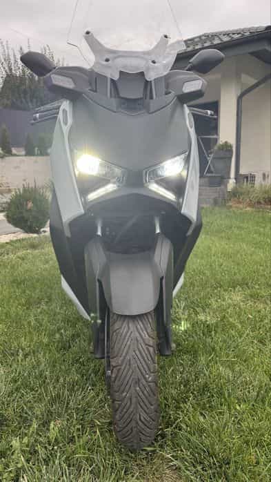 Scuter Yamaha Xmax 125