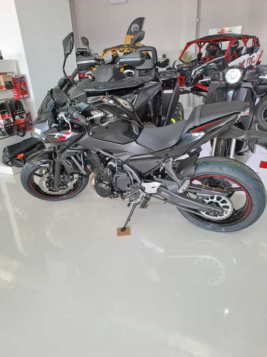 Motocicleta noua Kawasaki Z650