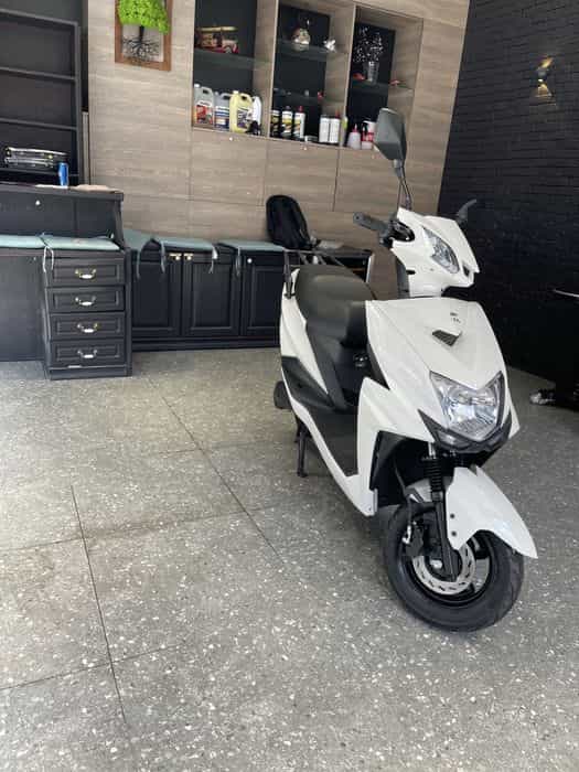 Vand scuter electric fara permis