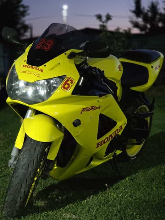 Vand honda cbr 929 an 2001