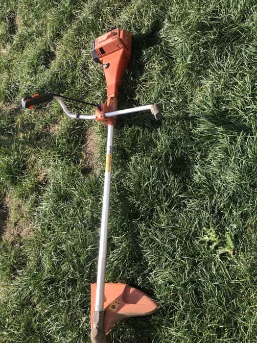 Coasa Husqvarna 250 R cu 2,9 cp