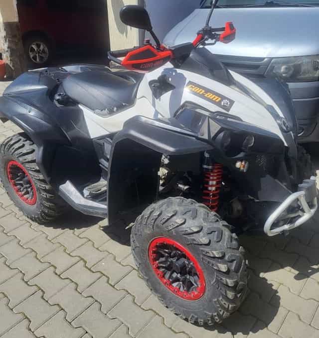 De vânzare CAN-AM 650 4x4