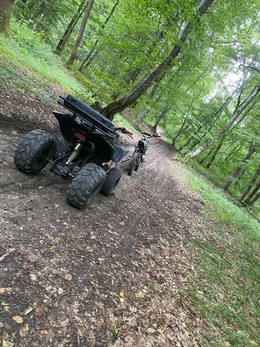 Vând sau schimb cu cross atv ul este cadru mare semi automat impecabil