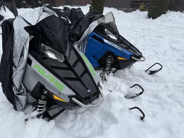 Snowmobil Polaris RMK