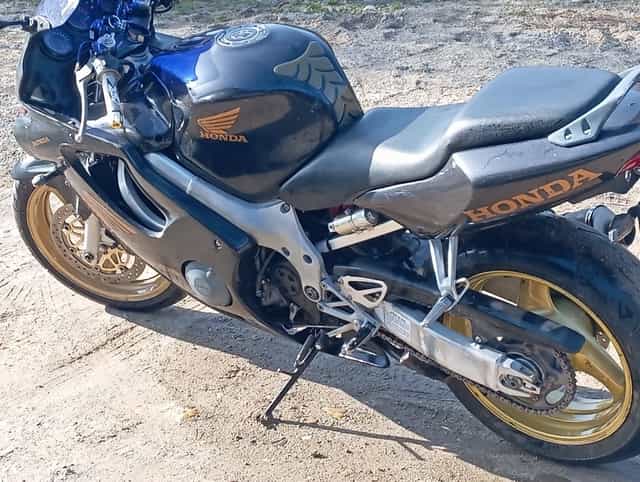 Motocicleta honda cbr 600