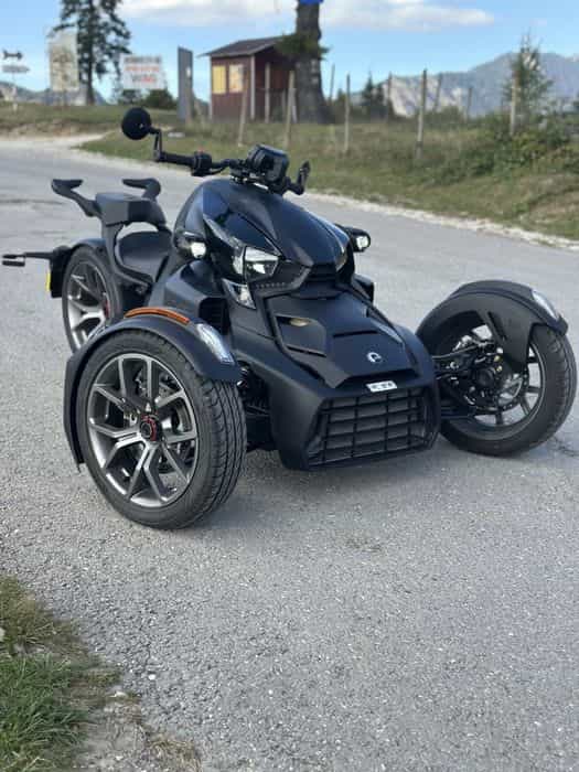 Can-Am Ryker 900 - 82 CP / 1100 km - Se conduce Cu B