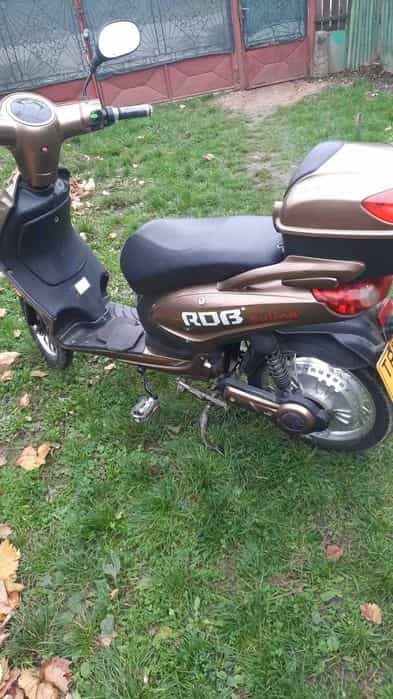 Vand scuter electric