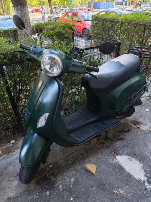 Scuter de închiriat