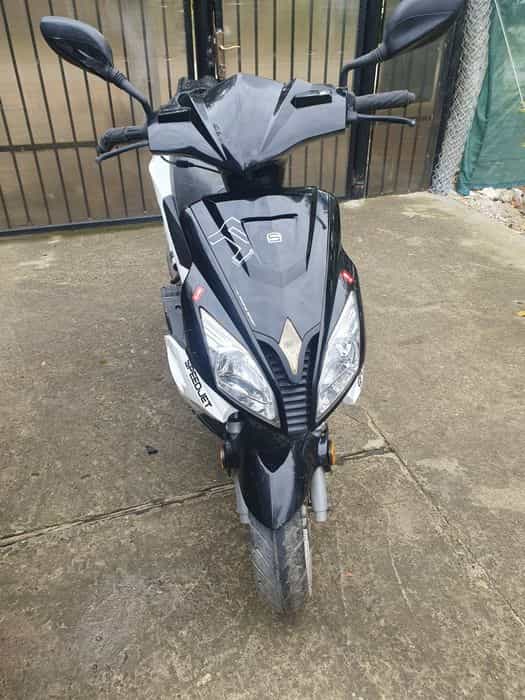 Scuter de 49 cu acte