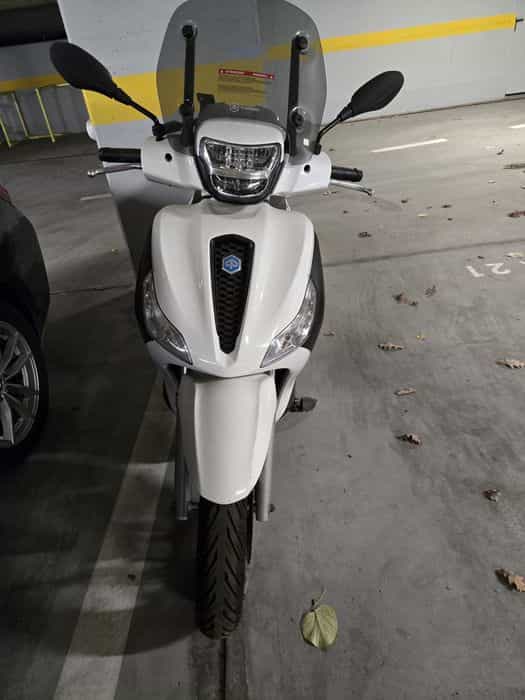 Scuter Piaggio Medley 125 S ABS – MY2024 – 350 km - Alb Luna