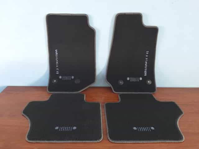 Covorase auto din mocheta dedicate JEEP WRANGLER