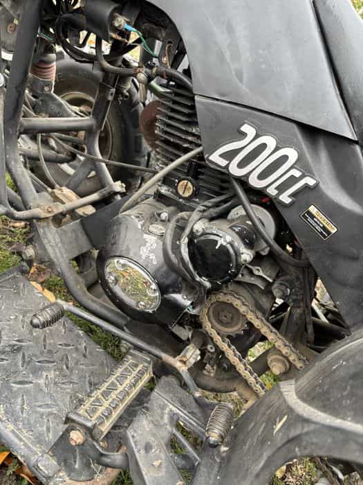 Vand atv bashan 200 cc ( negociabil )