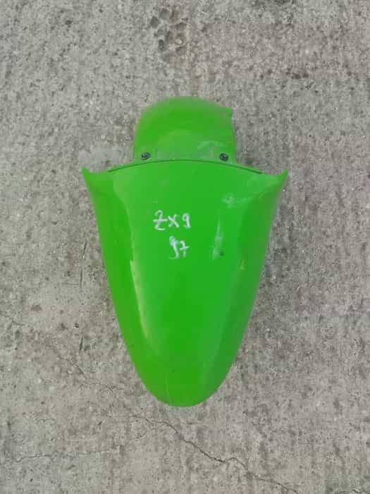 Apărătoare aripa roata fata pentru Kawasaki zx9r model  1996-1997