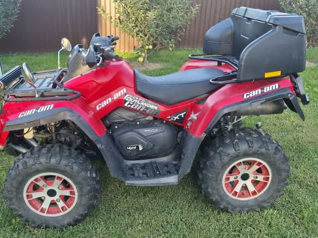 Vand Atv Can-am de 650 cm!