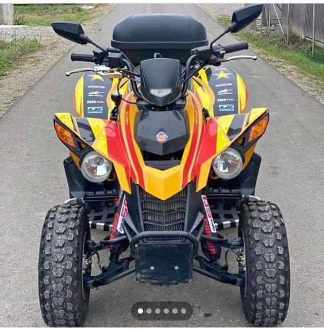 Vând ATV canam 250