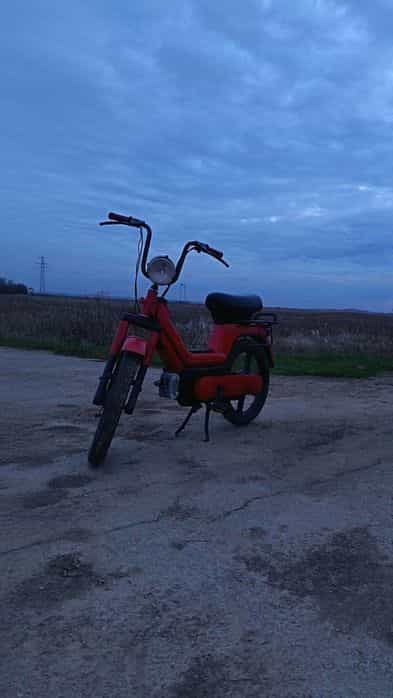 Vînd piaggio si ...